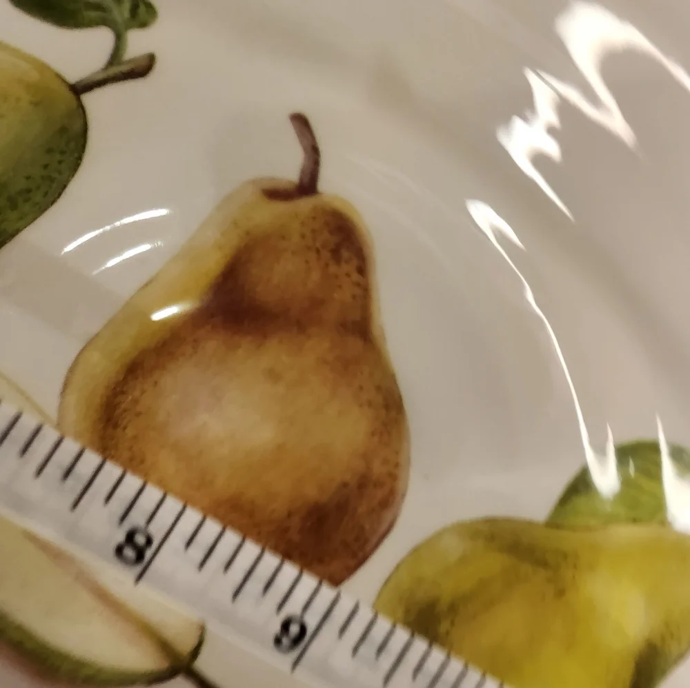 Ceramica Cuore large white pasta‎ bowl with hand painted pears
